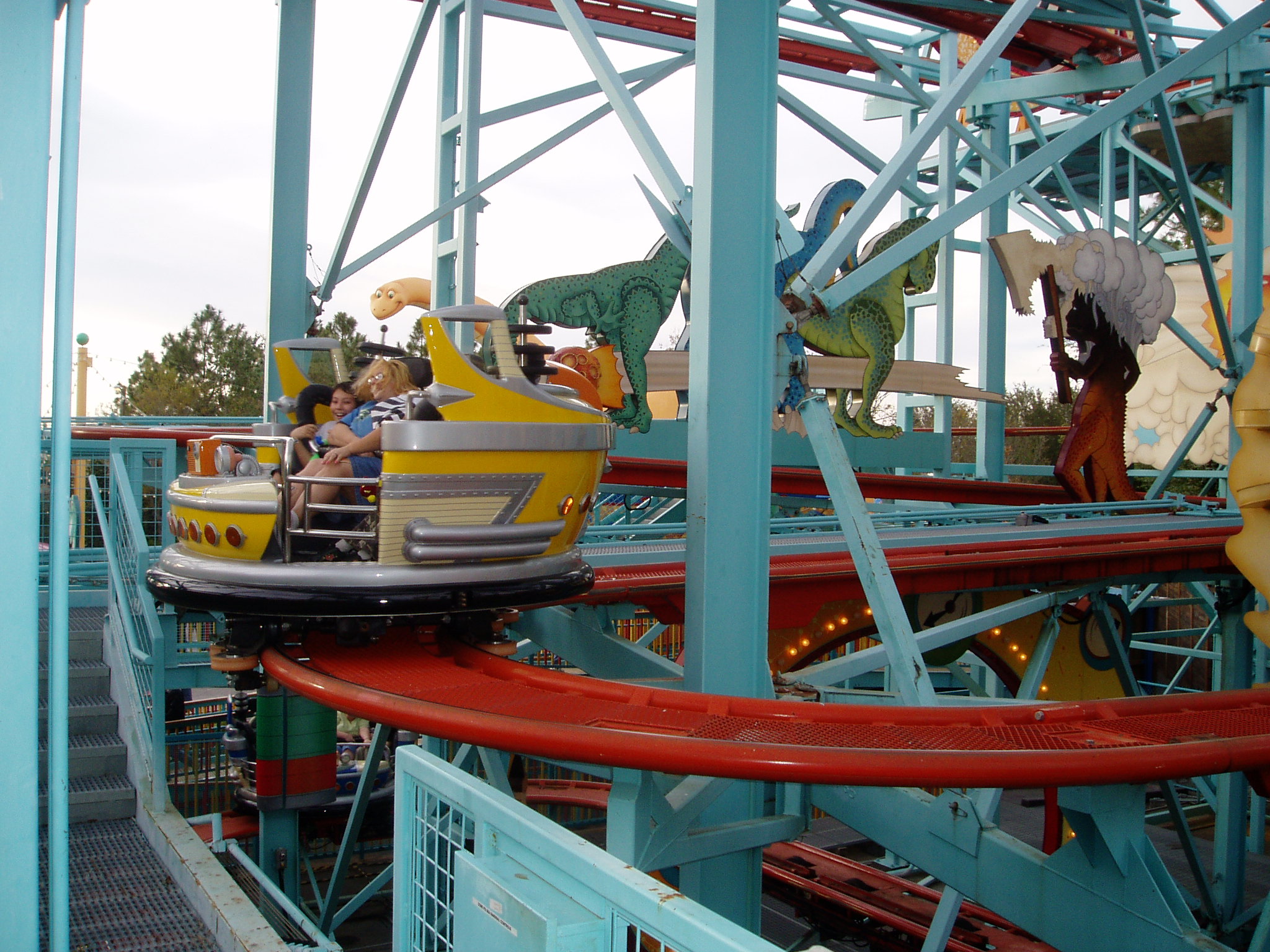 Read more about the article Primeval Whirl (left) (Disney’s Animal Kingdom)